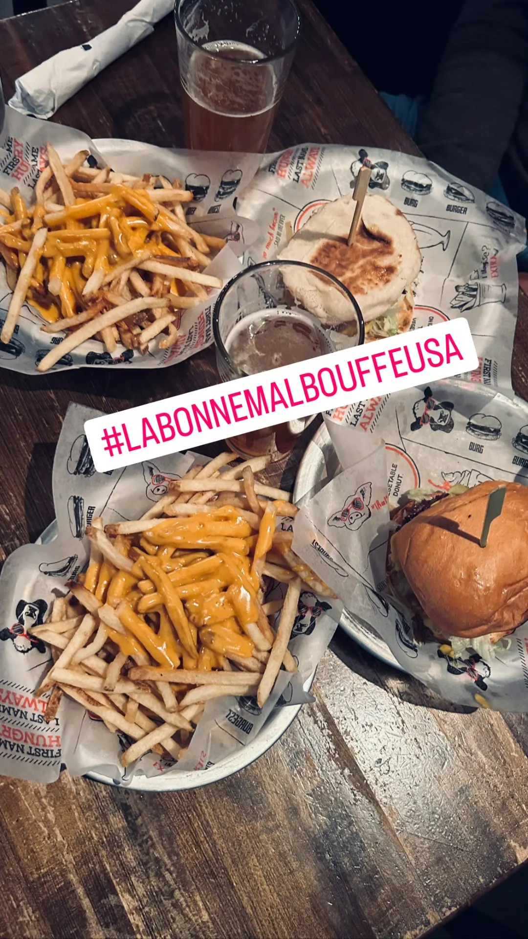 Burger et frites au cheddar — bonne adresse food